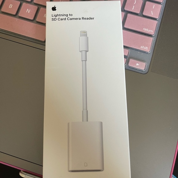 Apple Lightning SD Card Camera Reader